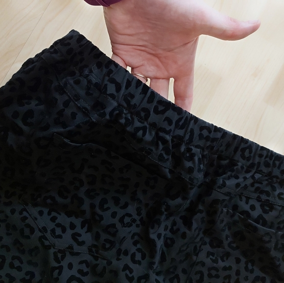 Isaac Mizrahi Live Black Leopard Print Pants Plus Petites - Picture 7 of 11